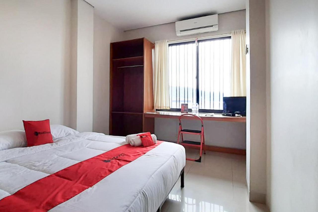 Reddoorz Plus @ Bitung City Center Extérieur photo