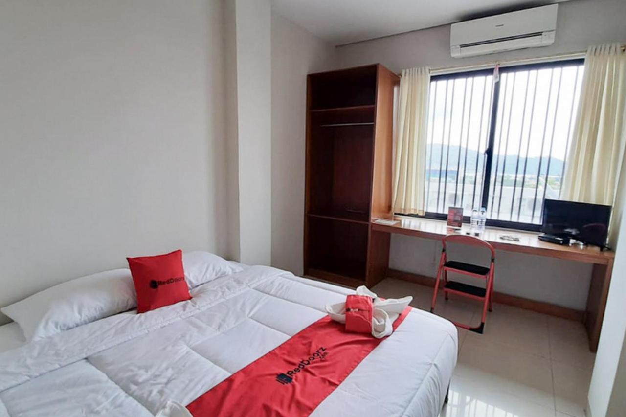 Reddoorz Plus @ Bitung City Center Extérieur photo