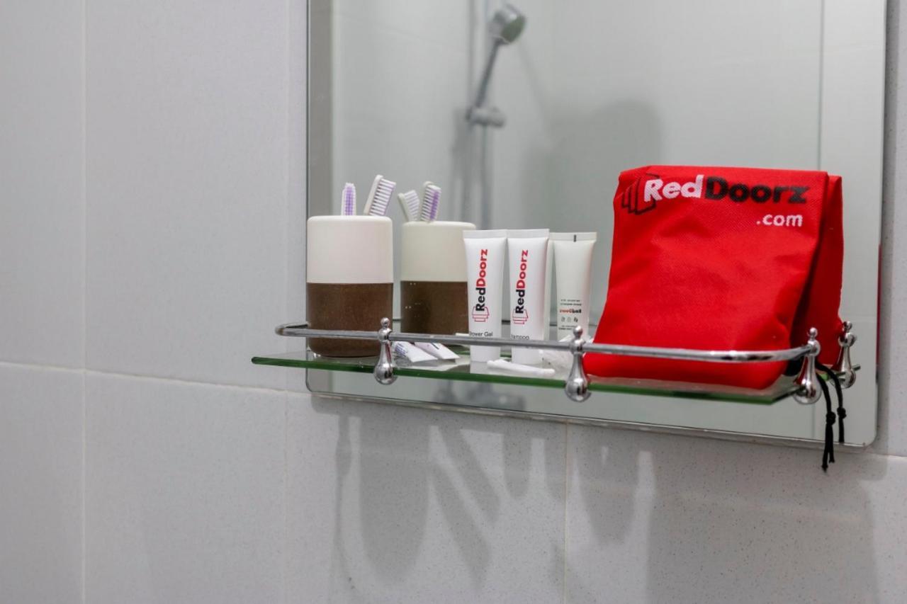 Reddoorz Plus @ Bitung City Center Extérieur photo